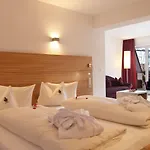 מלון Alpen-comfort-hotel נאודרס