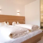 Alpen-comfort-hotel 4* נאודרס