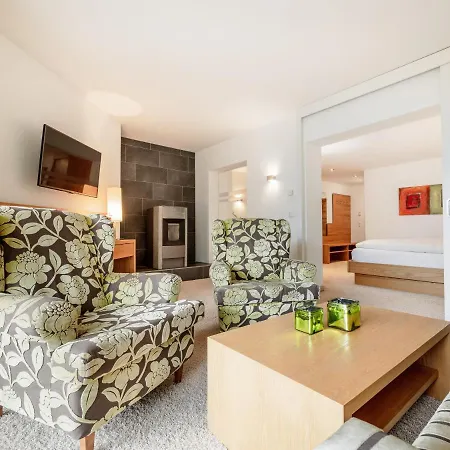 酒店 阿尔卑斯-舒适-中央酒店 瑙德斯