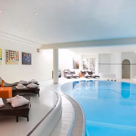 阿尔卑斯-舒适-中央酒店 4* 瑙德斯