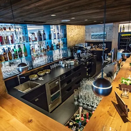 阿尔卑斯-舒适-中央酒店 瑙德斯