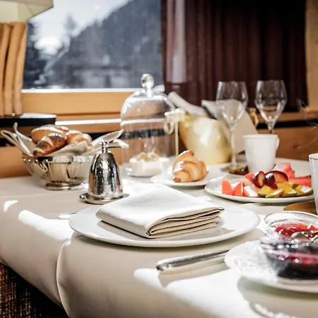 阿尔卑斯-舒适-中央酒店 4* 瑙德斯