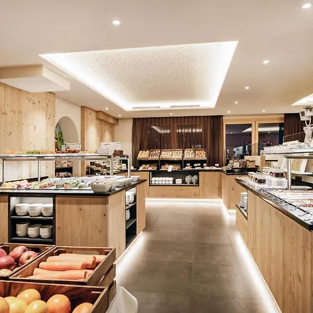 阿尔卑斯-舒适-中央酒店 瑙德斯