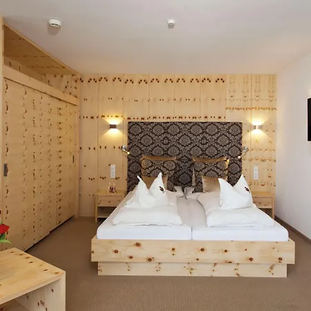 Alpen-comfort-hotel 4* ナウダース