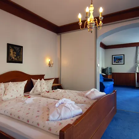 Alpen-comfort-hotel ホテル ナウダース